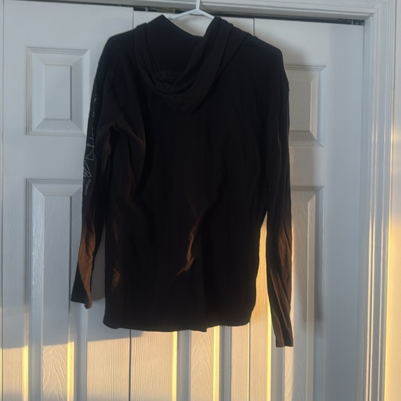 Assassins Creed Originals LS Size L🥰 - Picture 2 of 3